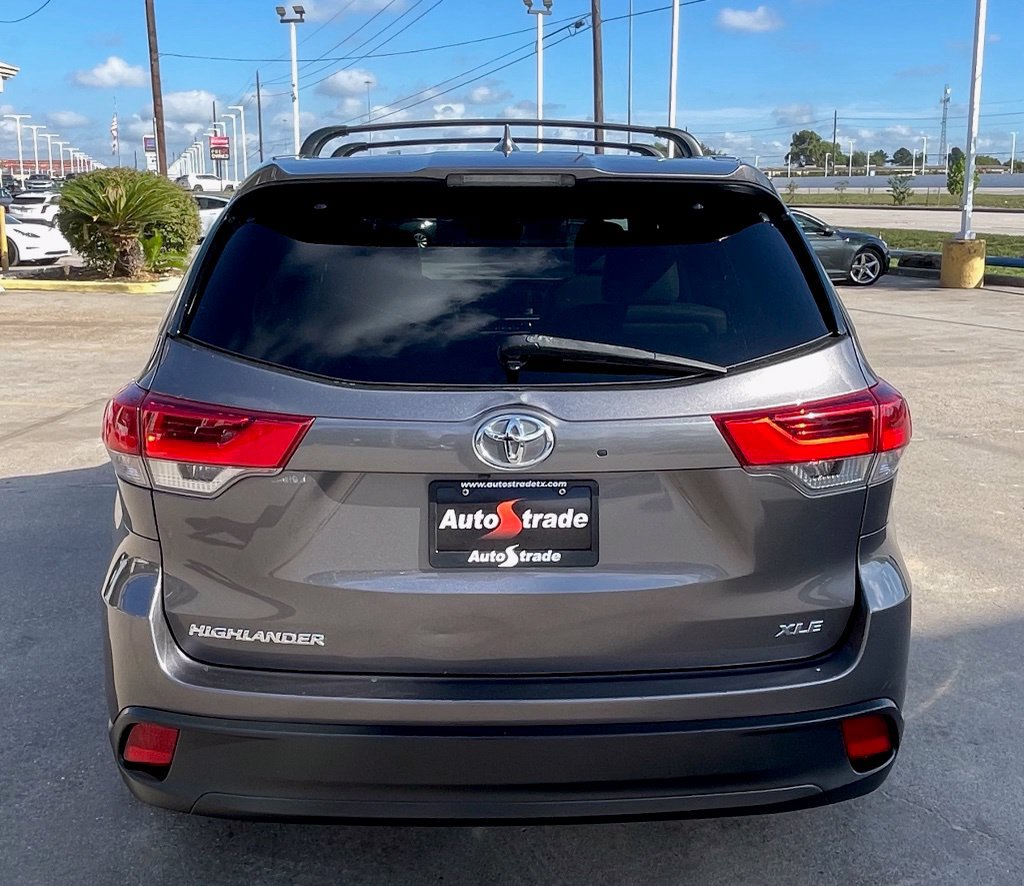 Used 2017 Toyota Highlander XLE FWD image 8