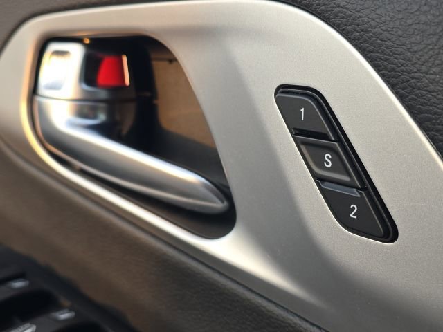 Used 2025 Chrysler Pacifica Limited FWD image 28