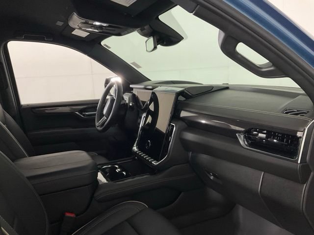 Used 2025 GMC Yukon XL Elevation w/ LPO, Elevation Black Package AWD/4WD image 29