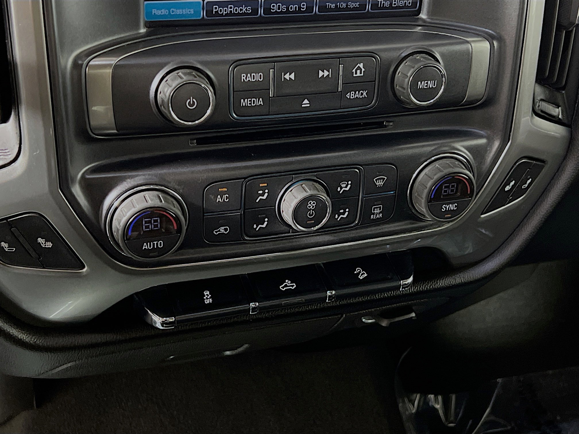 Used 2018 Chevrolet Silverado 1500 LT w/ All Star Edition image 26