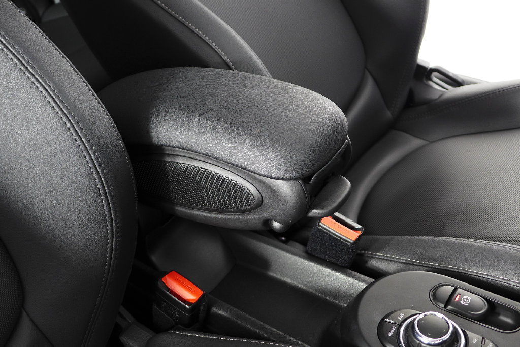 Certified 2024 MINI Cooper SE FWD image 17