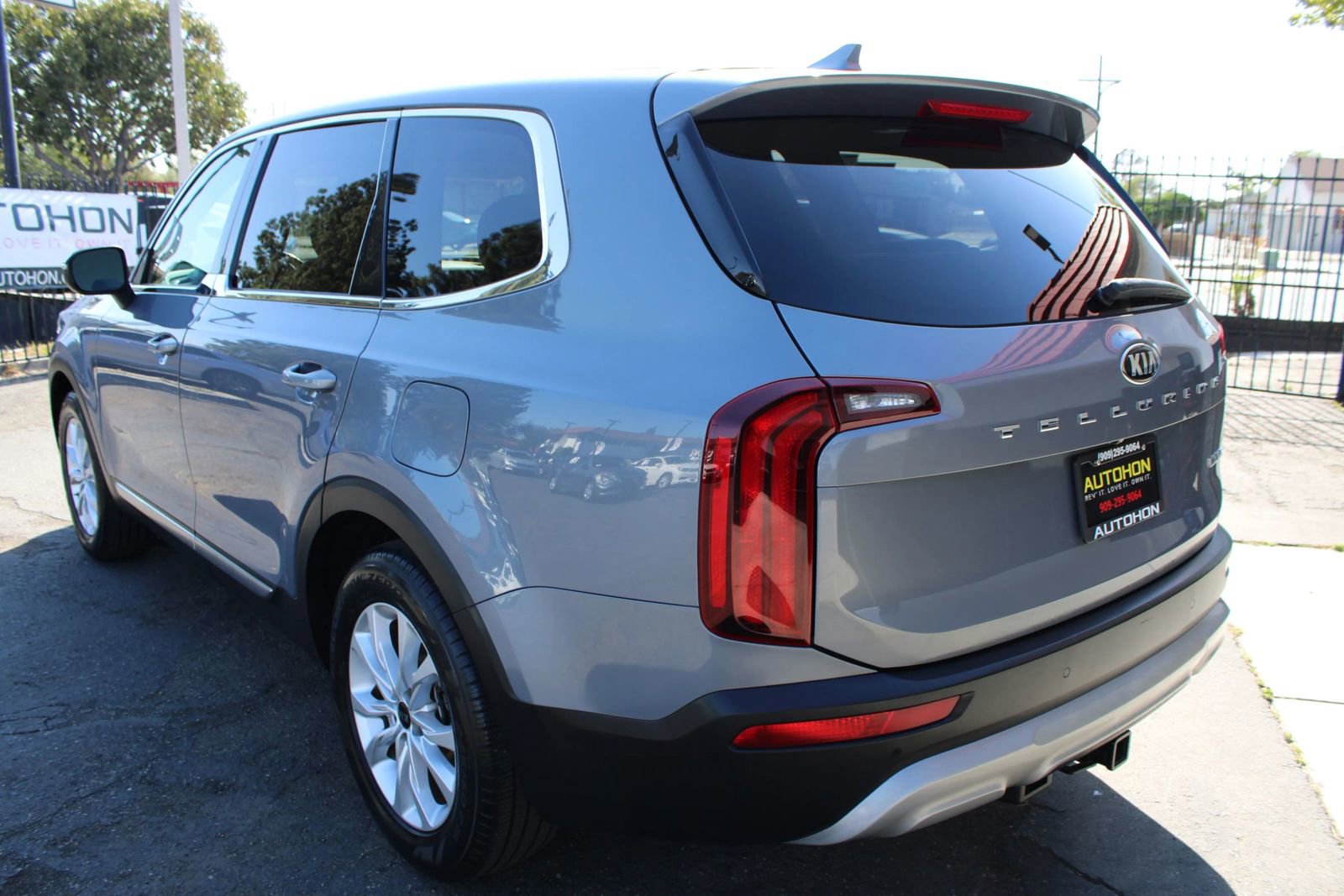 Used 2021 Kia Telluride LX FWD image 9