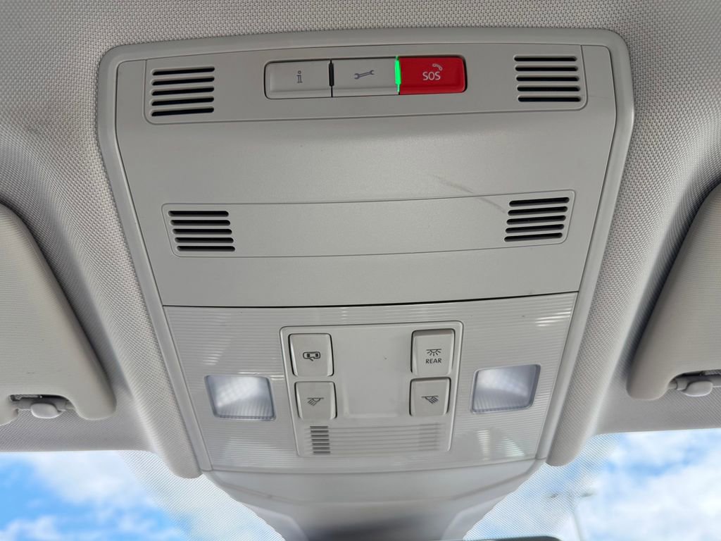 Used 2022 Volkswagen Jetta SE image 28