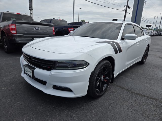 Used 2017 Dodge Charger SXT RWD image 4