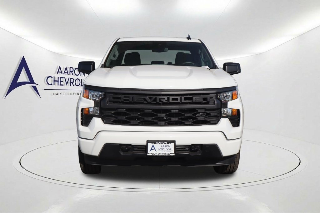 New 2026 Chevrolet Silverado 1500 Custom w/ LPO, Dark Essentials Package RWD image 2
