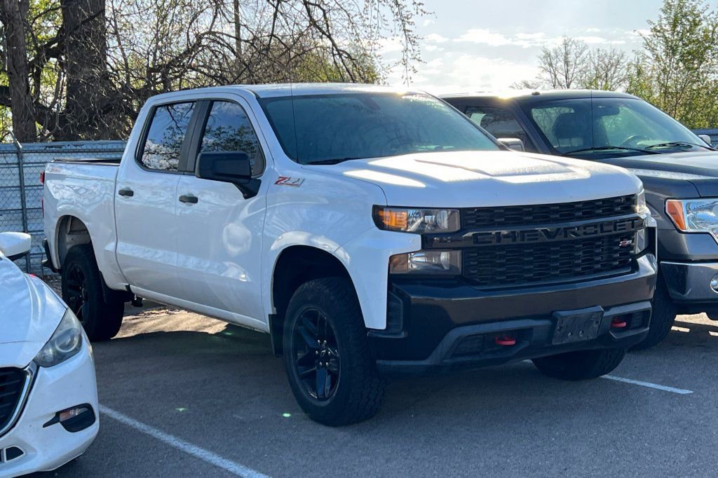 Used 2020 Chevrolet Silverado 1500 Custom Trail Boss w/ Custom Convenience Package AWD/4WD image 2