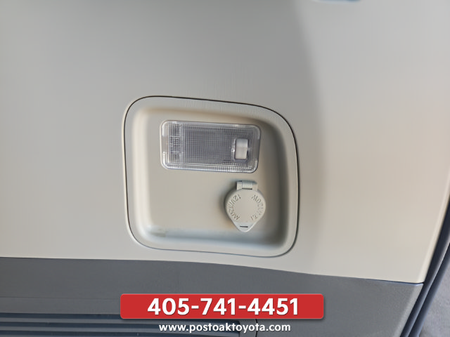 Used 2019 Toyota Sienna XLE w/ XLE Navigation Package FWD image 35