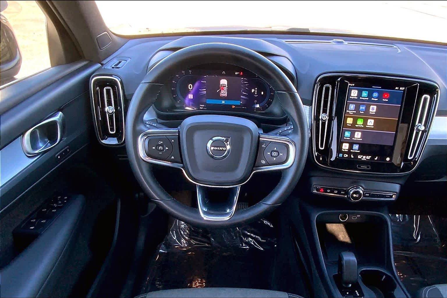 Used 2024 Volvo XC40 B5 Core AWD/4WD image 6
