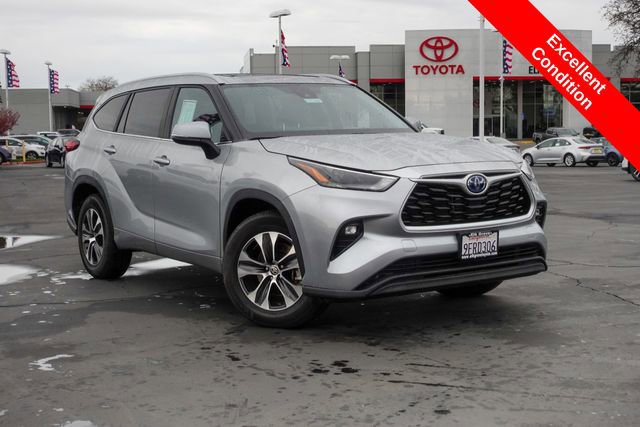 Certified 2023 Toyota Highlander XLE image 2