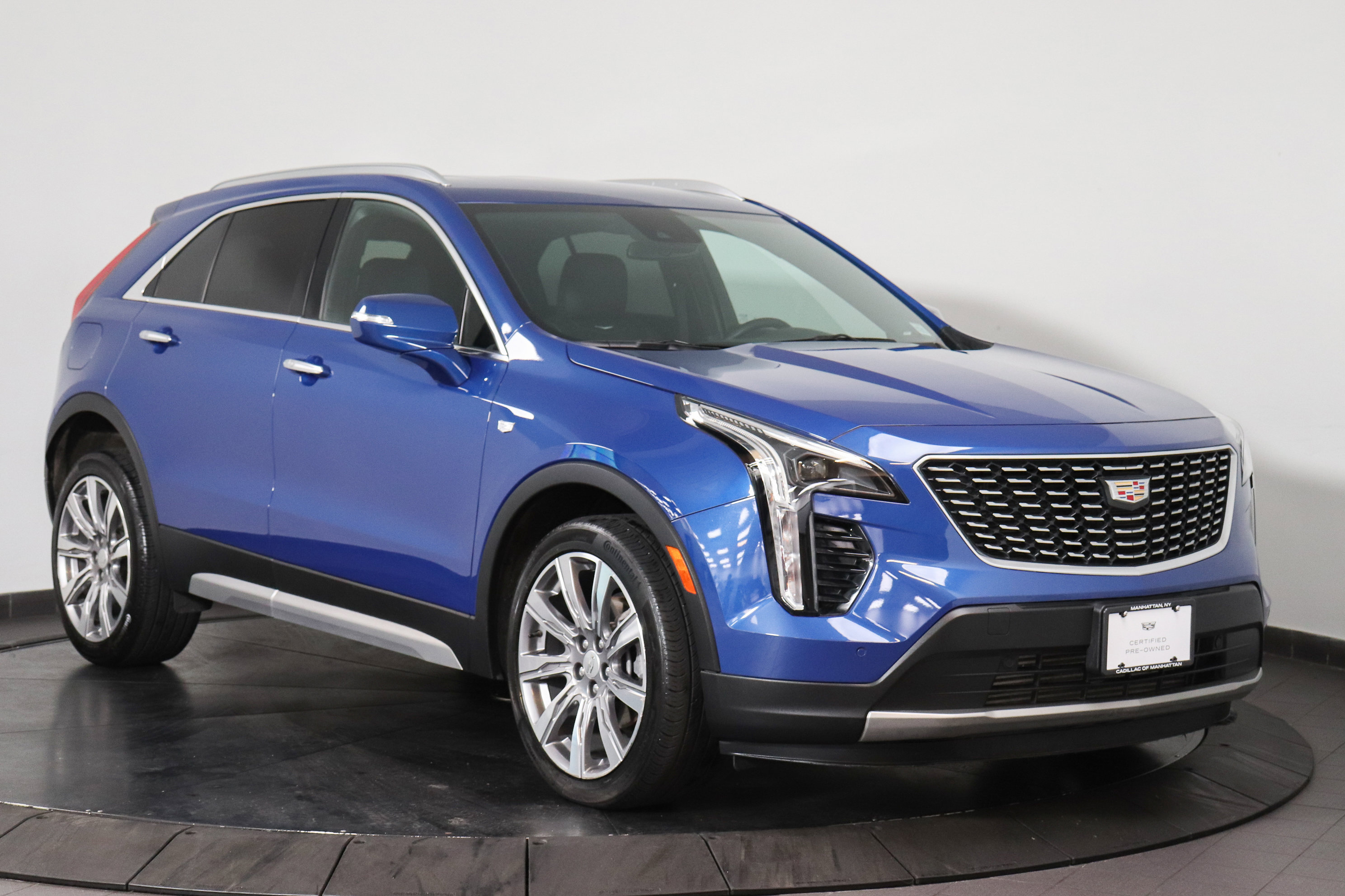 Used 2023 Cadillac XT4 Premium Luxury w/ Driver Assist Package AWD/4WD image 7