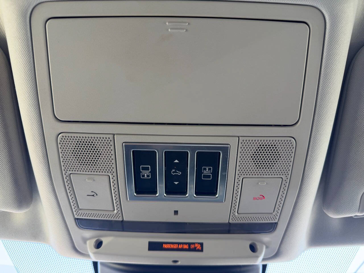 Used 2020 Land Rover Discovery HSE AWD/4WD image 25