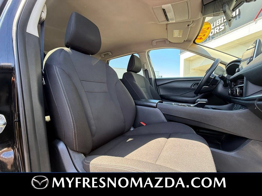Used 2024 Nissan Rogue S FWD image 14