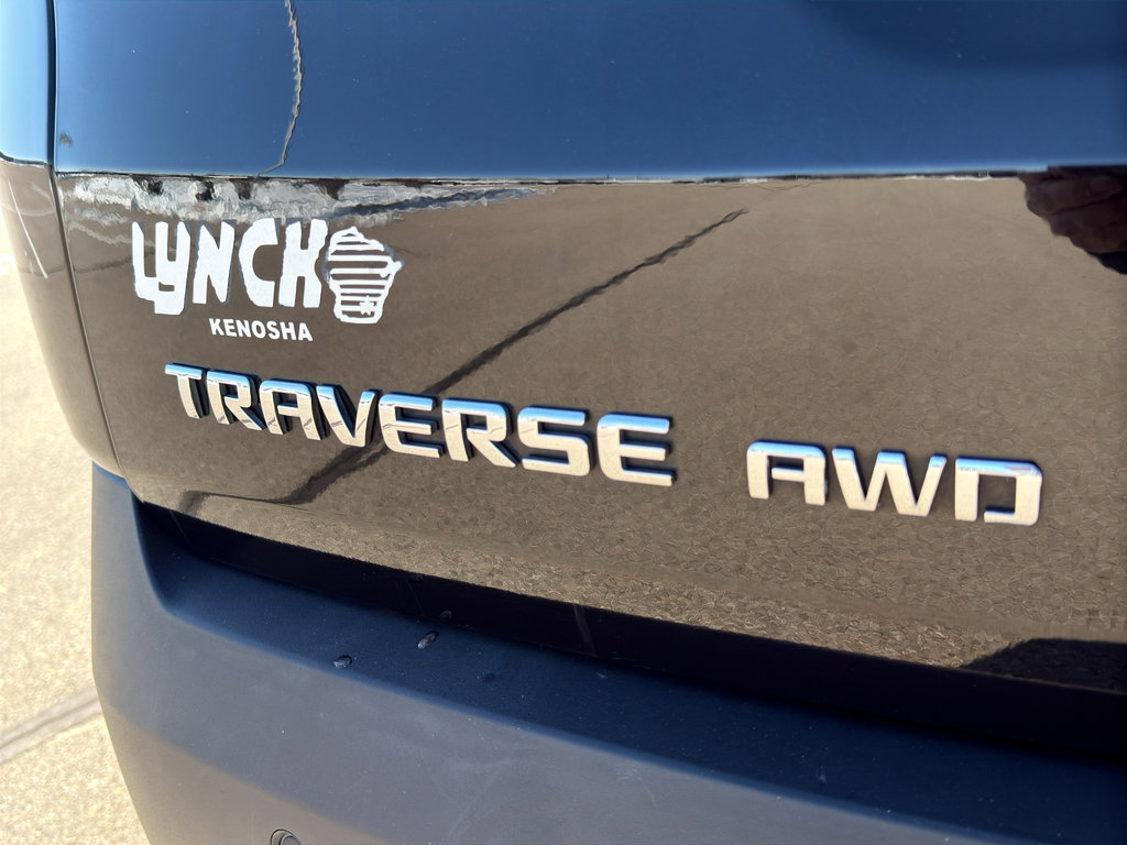 Used 2018 Chevrolet Traverse LT w/ LPO, Black Accent Package image 10