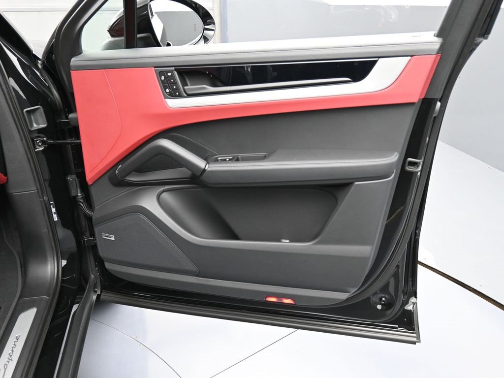New 2026 Porsche Cayenne Coupe image 29