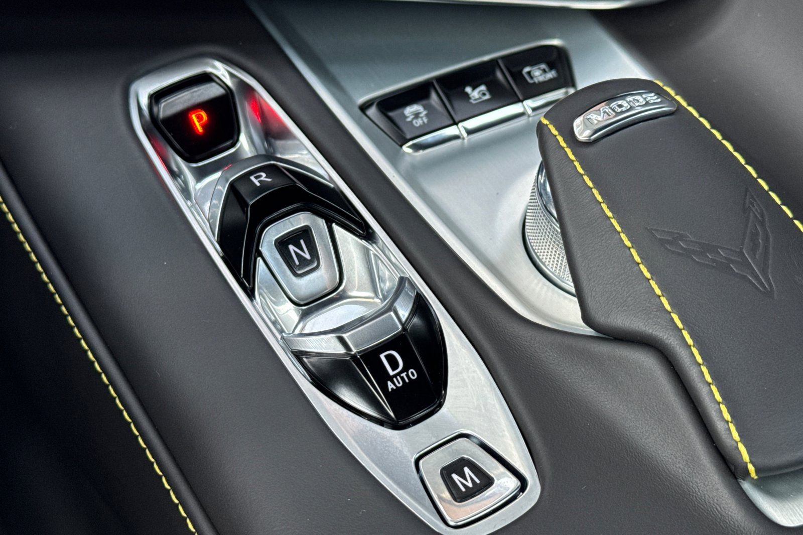 Used 2021 Chevrolet Corvette Stingray Premium Conv w/ Z51 Performance Package image 20