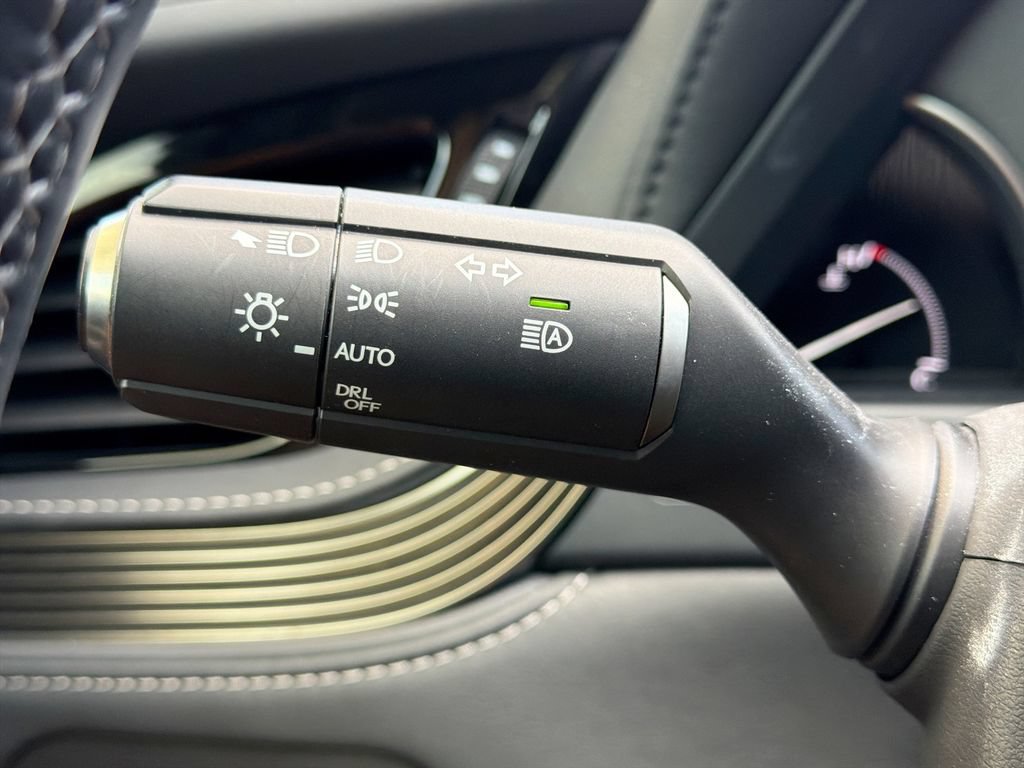 Certified 2022 Lexus LS 500 w/ Accessory Package (Z1) RWD image 28