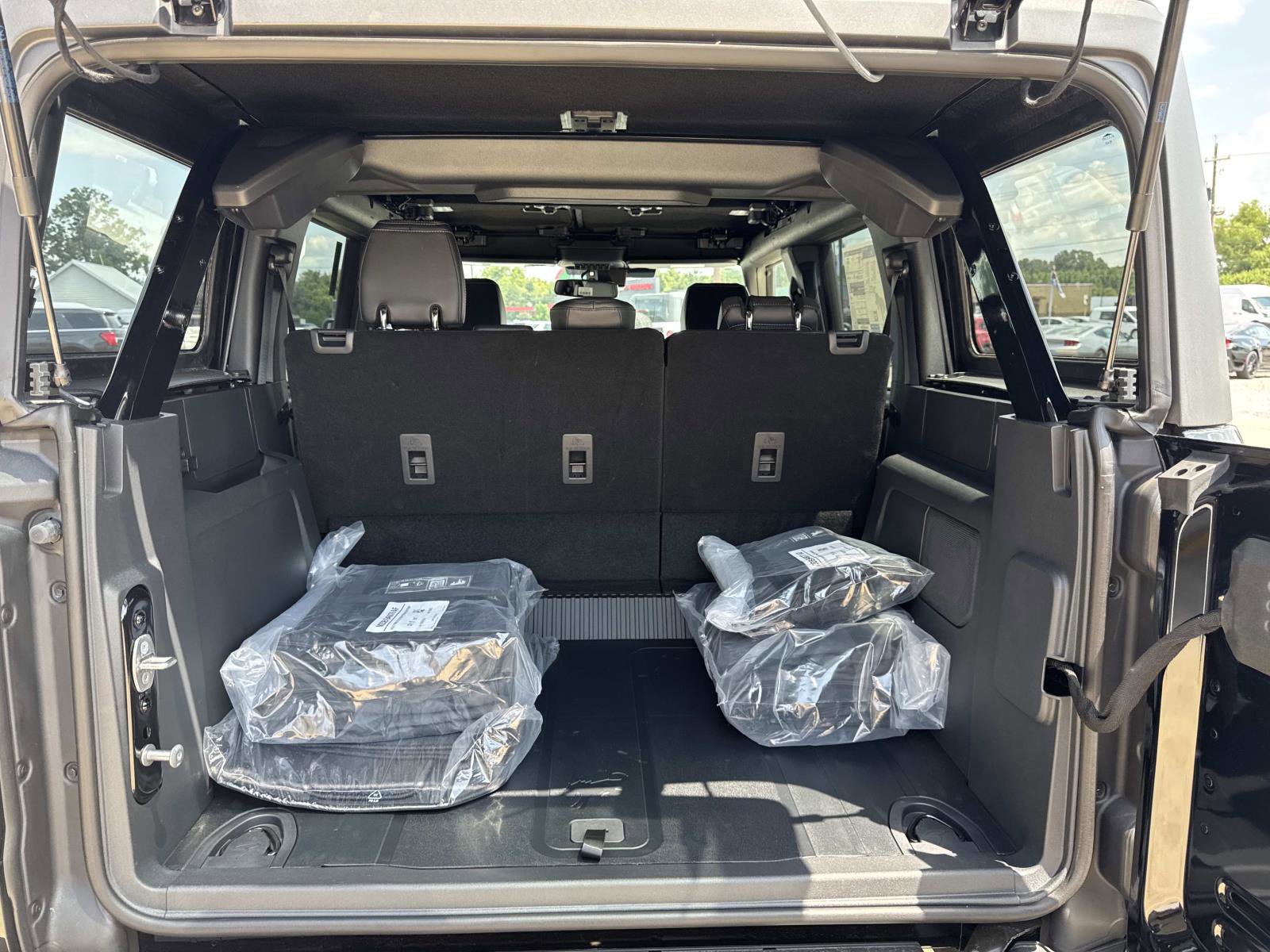 New 2025 Ford Bronco Badlands AWD/4WD image 13