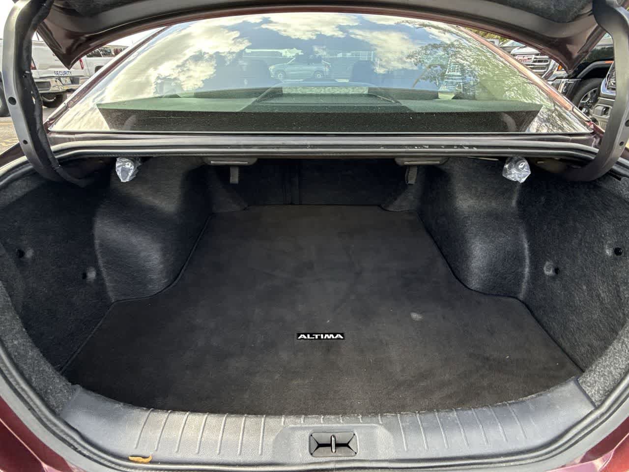 Used 2025 Nissan Altima 2.5 SV FWD image 25