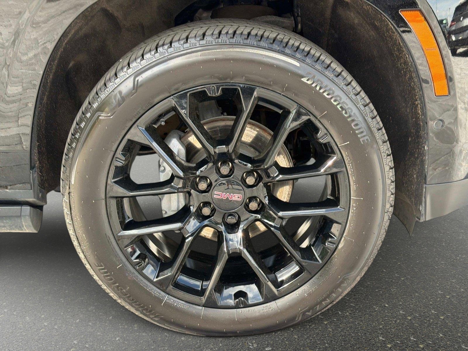 Used 2025 GMC Yukon Denali w/ Sun & Power Step Package AWD/4WD image 11