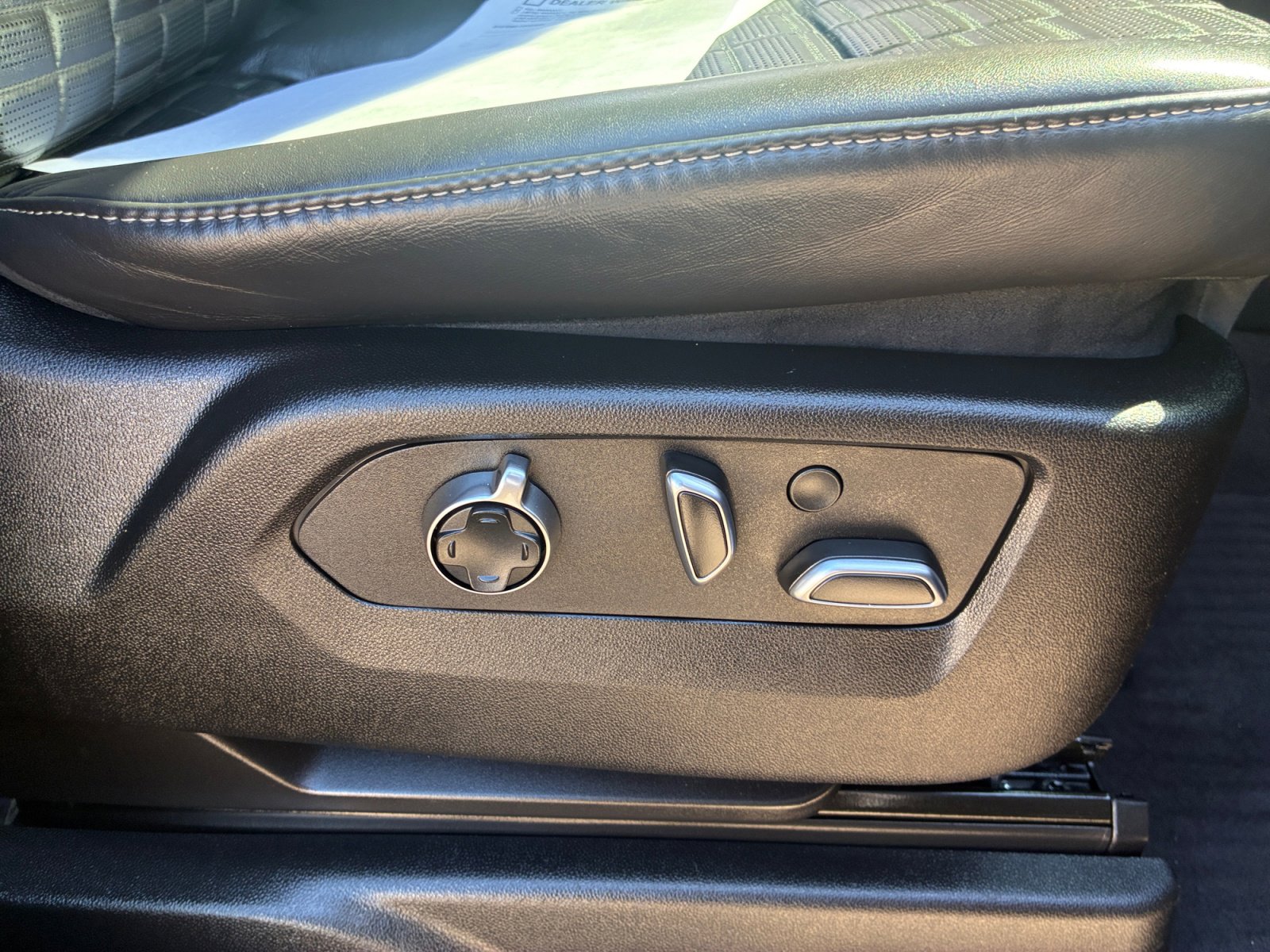 Used 2023 Cadillac Escalade ESV V w/ Heavy-Duty Trailer Package image 35