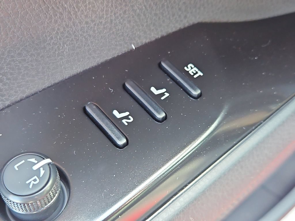 New 2026 Toyota Camry Hybrid AWD/4WD image 16