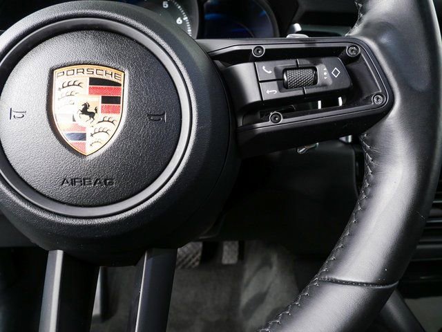 Certified 2023 Porsche Macan AWD image 10