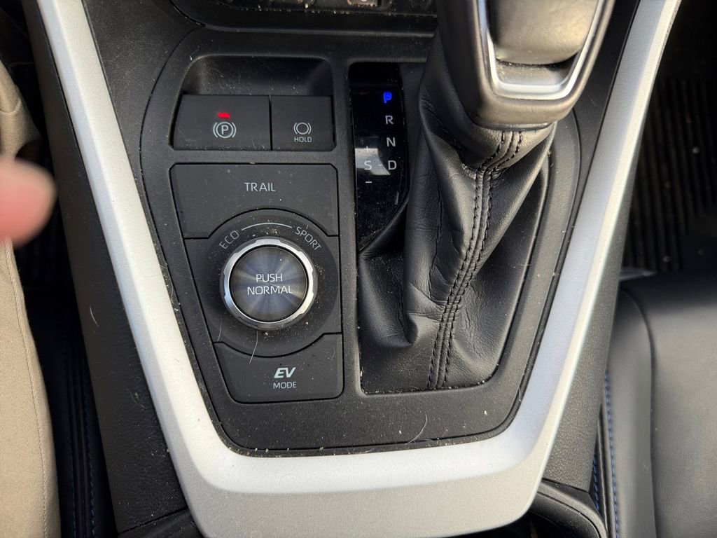 Used 2020 Toyota RAV4 XSE image 20