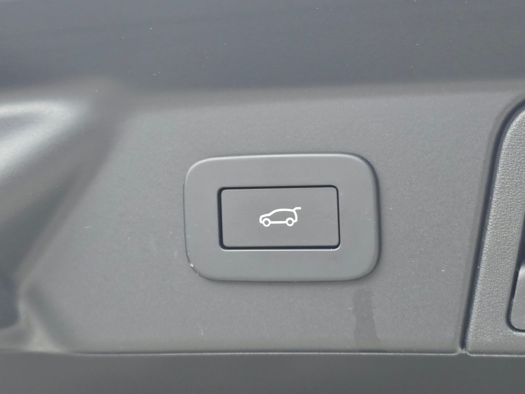 Certified 2025 Land Rover Range Rover Velar Dynamic SE AWD/4WD image 13