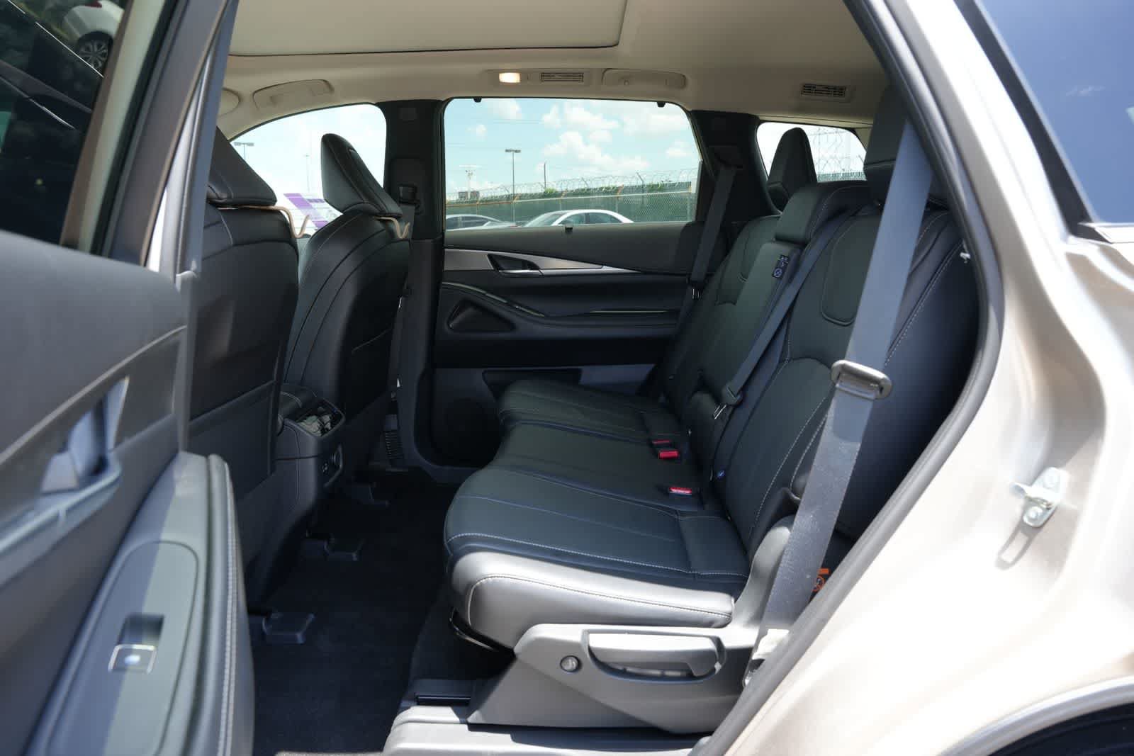 Certified 2024 INFINITI QX60 Luxe AWD/4WD image 19