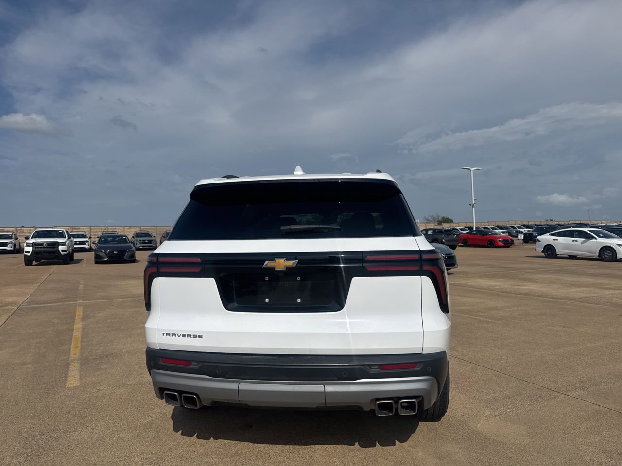 Used 2025 Chevrolet Traverse LT image 20