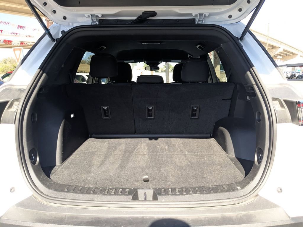 Used 2025 Chevrolet Equinox LT image 24