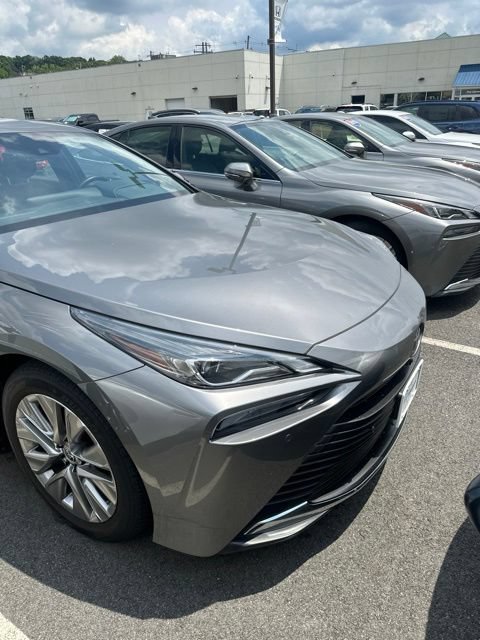 Used 2023 Toyota Mirai w/ Advanced Technology Package RWD image 2