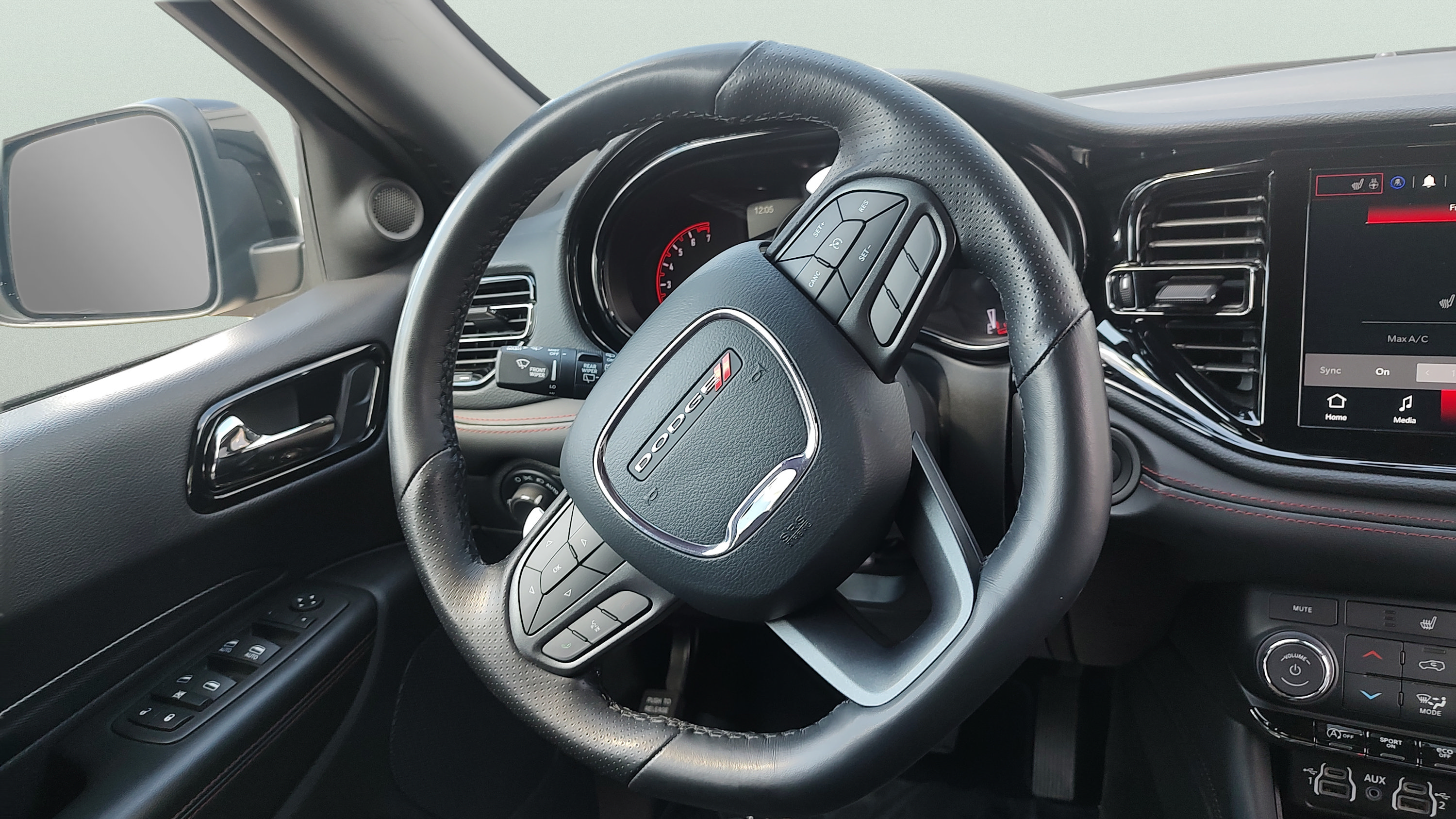 Used 2025 Dodge Durango GT w/ Blacktop Package AWD/4WD image 18
