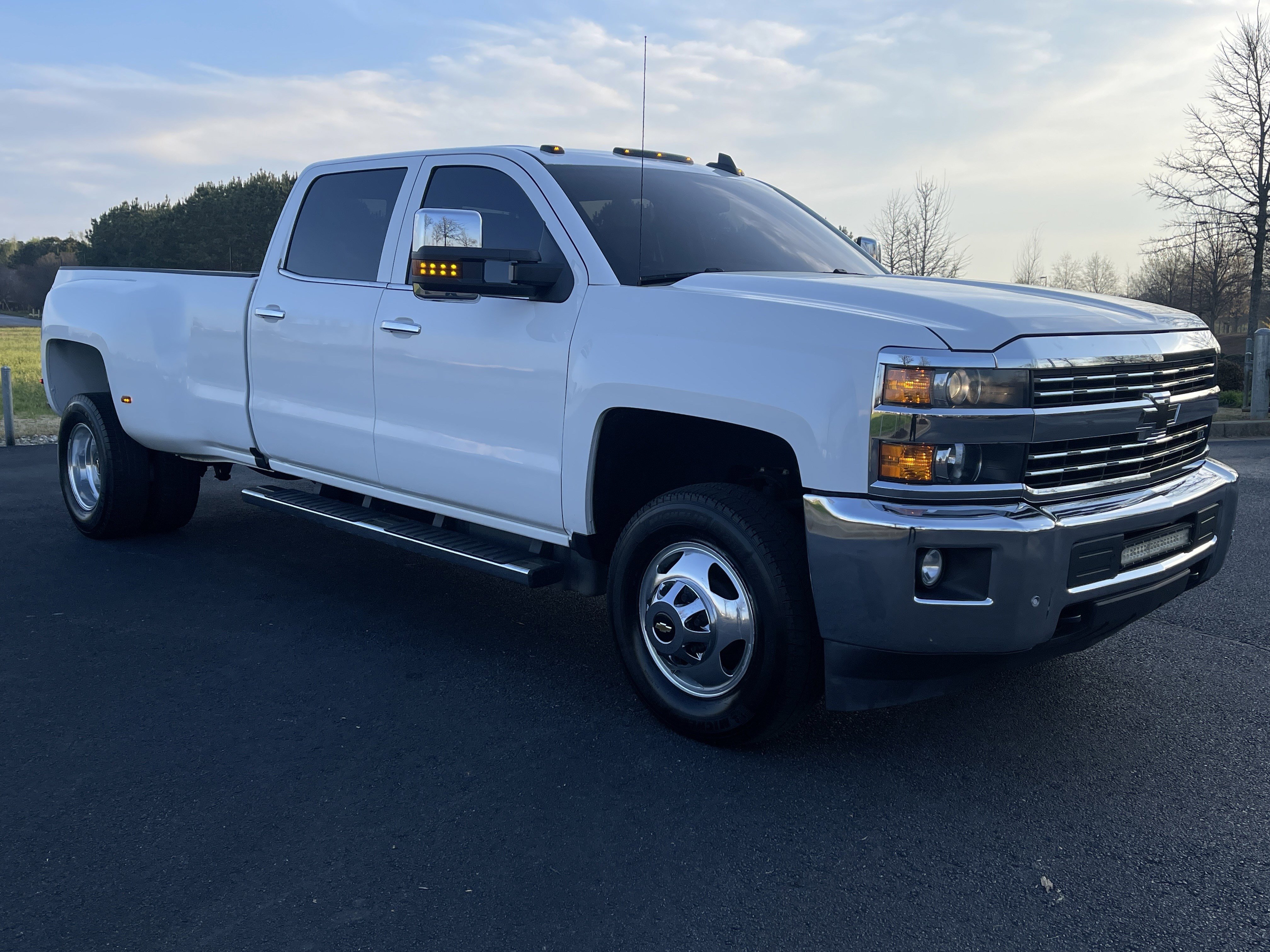 Used 2016 Chevrolet Silverado 3500 LTZ image 2