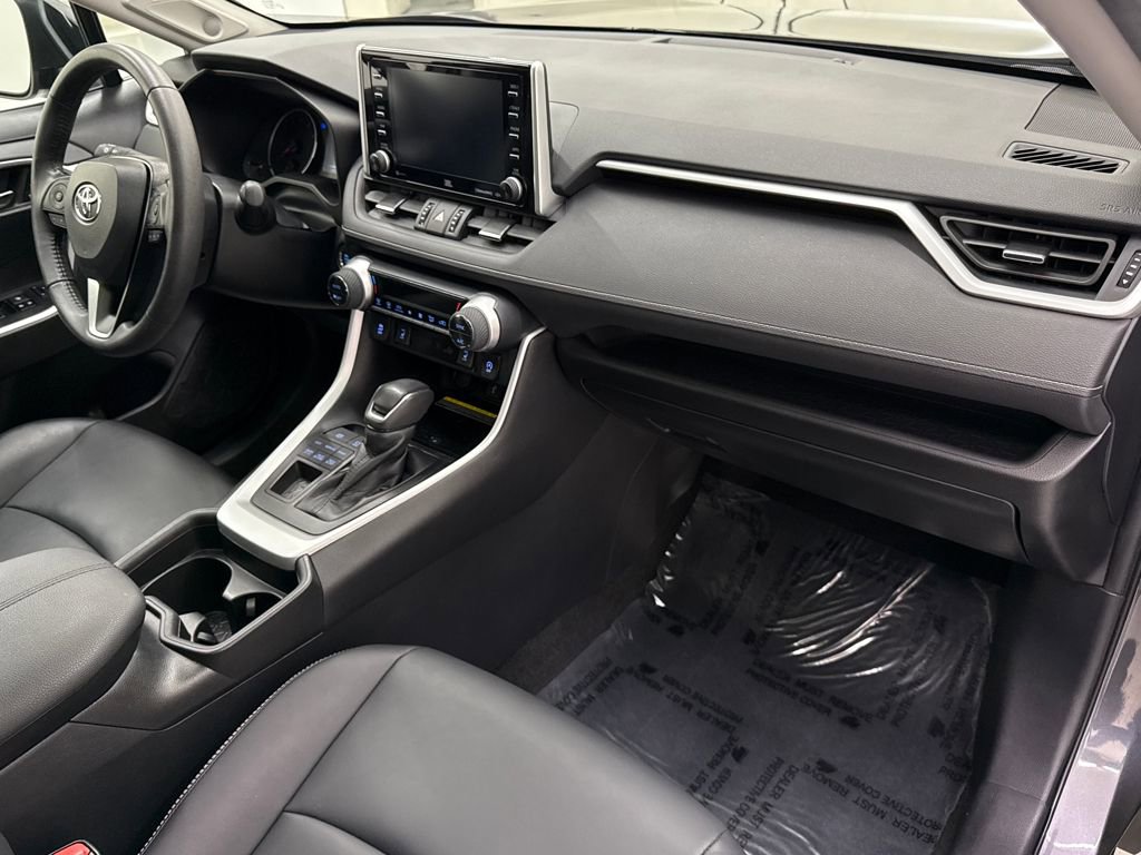 Used 2021 Toyota RAV4 XLE Premium image 24