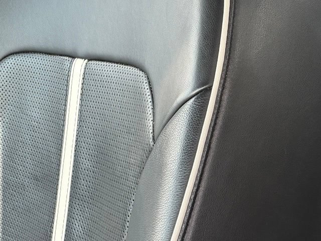 Used 2010 Lincoln MKZ FWD image 29