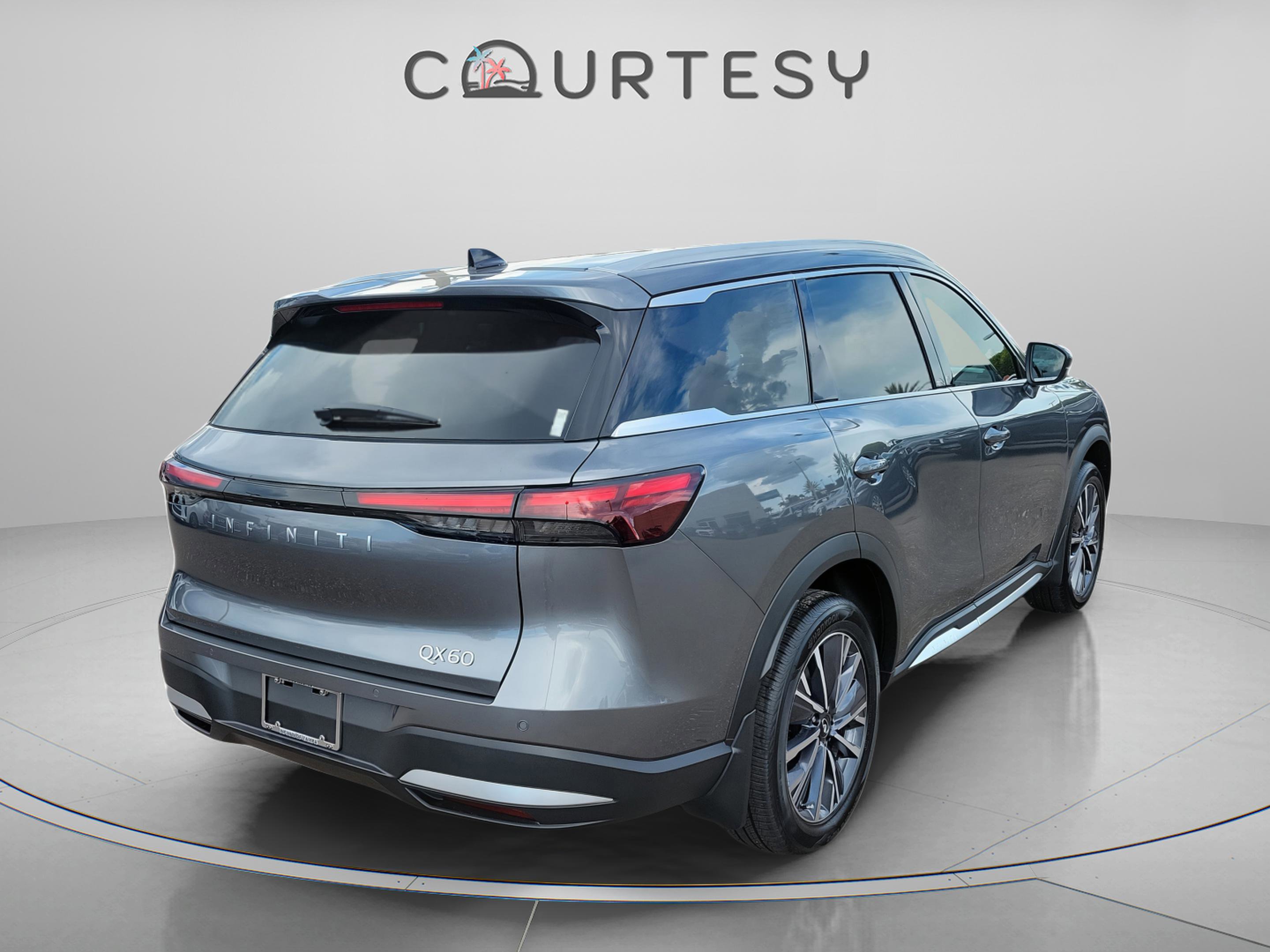 Certified 2026 INFINITI QX60 Luxe w/ Cargo Package image 4