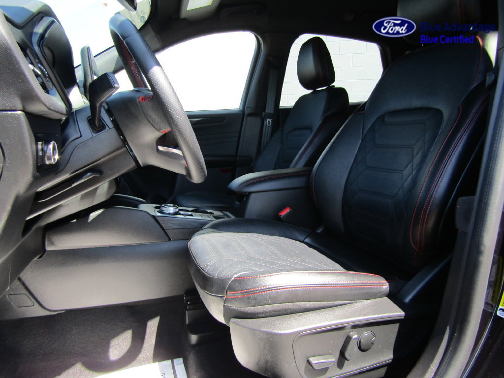 Used 2023 Ford Escape ST-Line Elite w/ Premium Technology Package AWD/4WD image 3