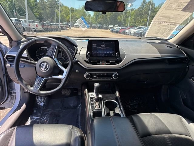 Used 2024 Nissan Altima 2.5 SR FWD image 16
