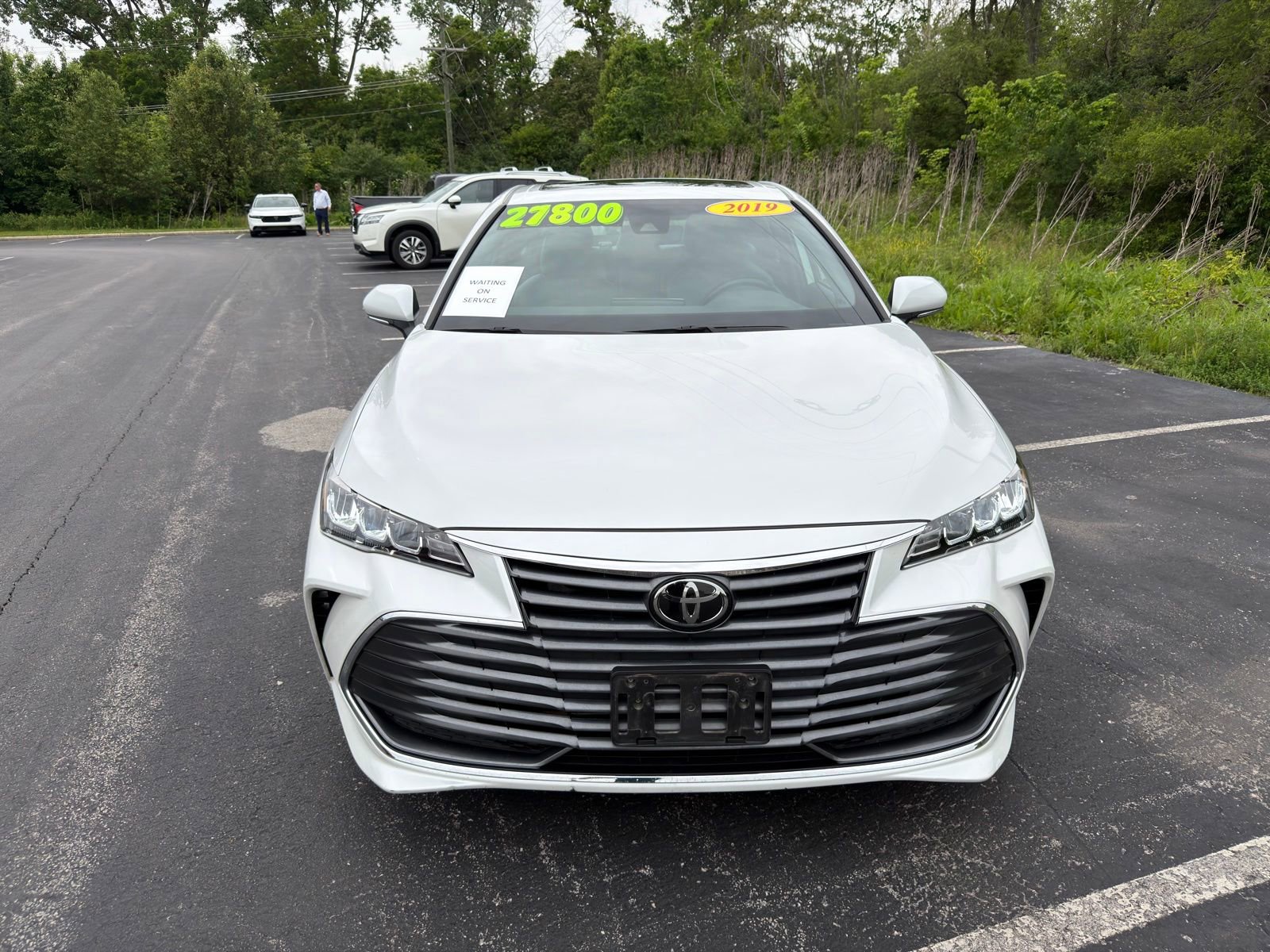 Used 2019 Toyota Avalon XLE w/ Moonroof Package FWD image 9