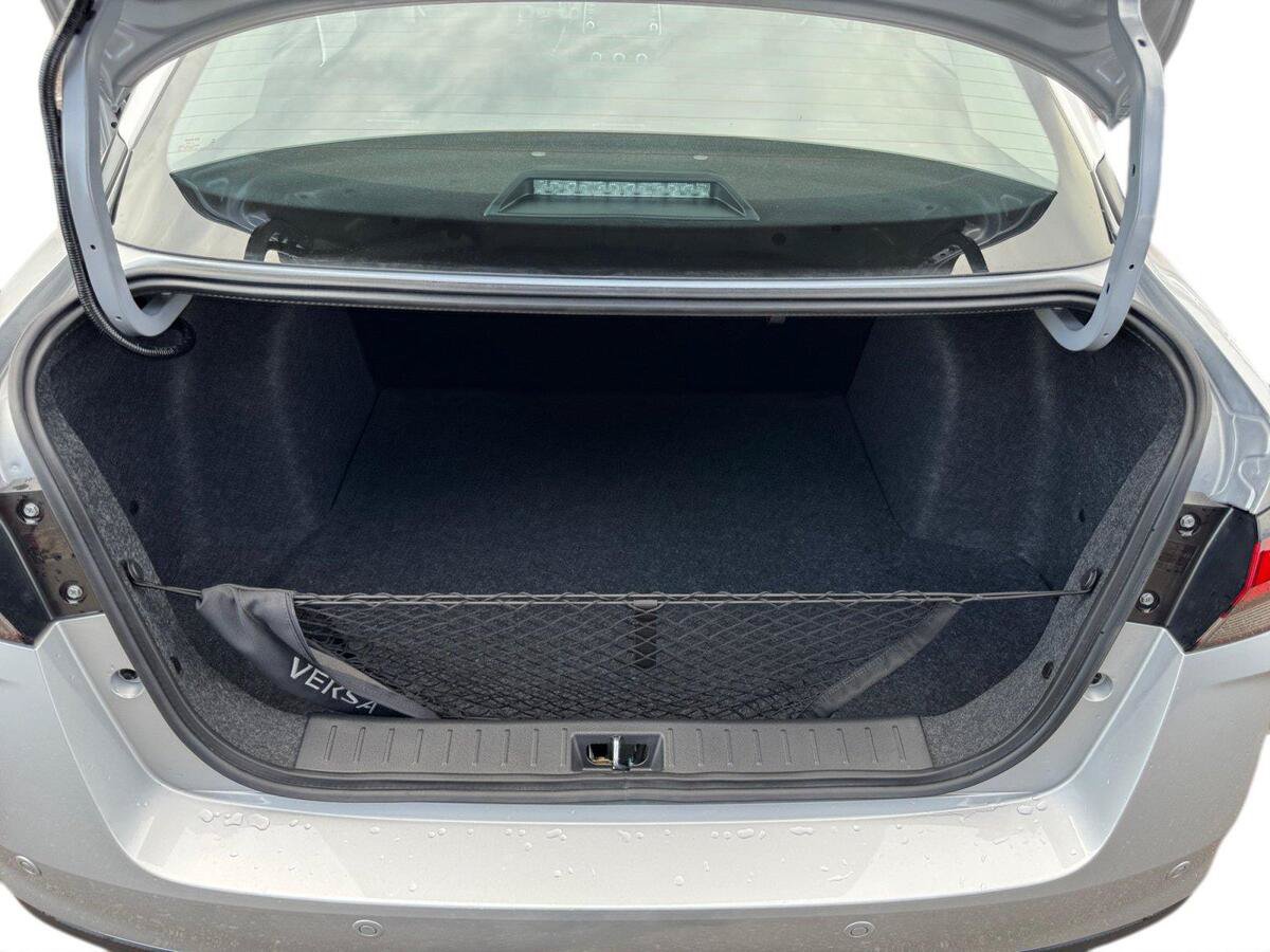 Used 2025 Nissan Versa S w/ Trunk Package FWD image 20