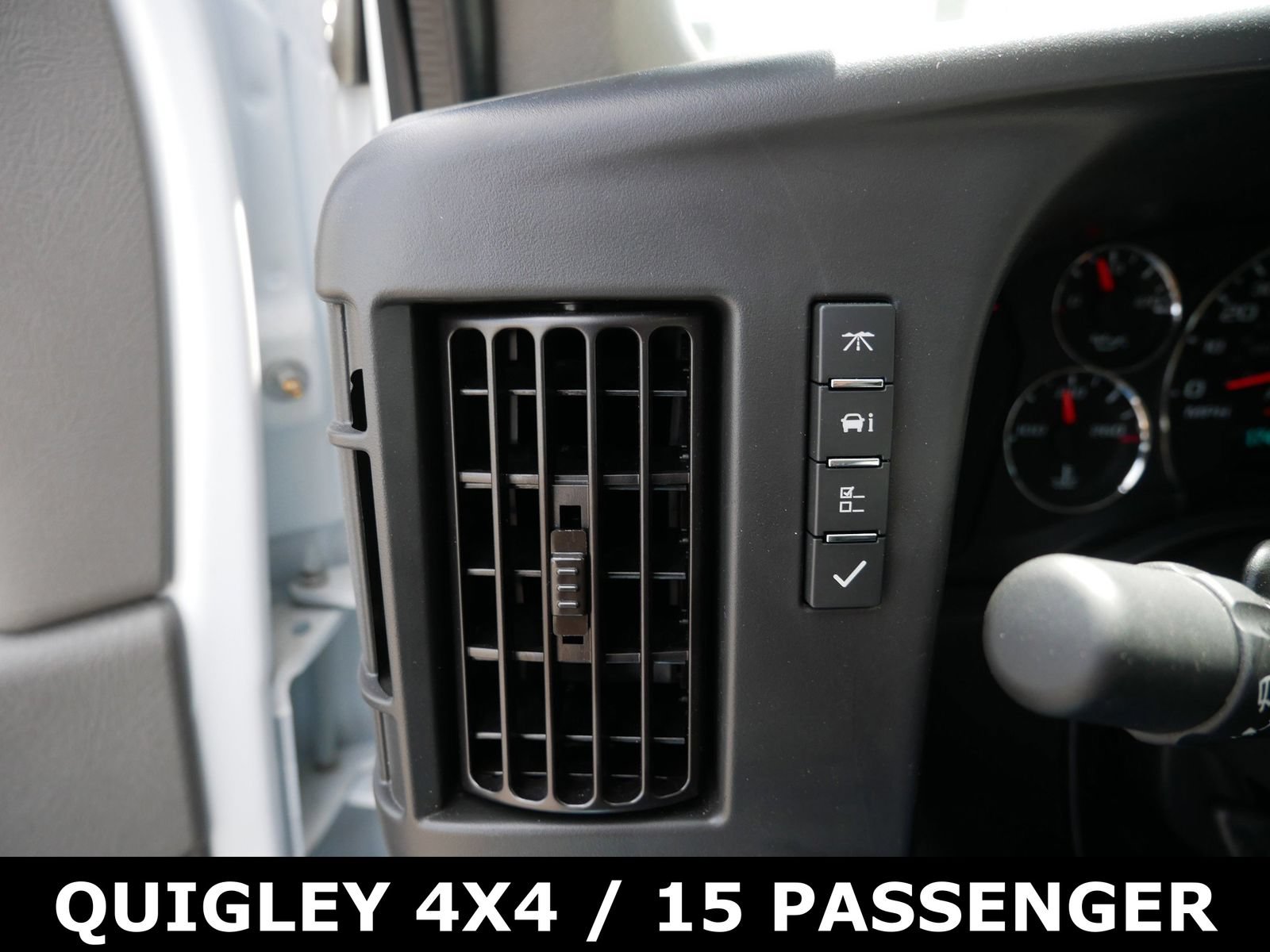 Used 2024 Chevrolet Express 3500 LT w/ LT Preferred Equipment Group RWD image 31