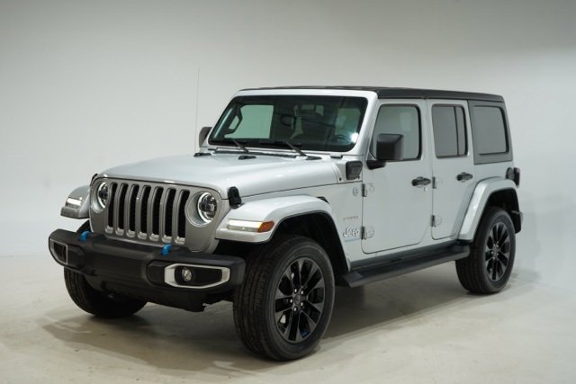 Used 2023 Jeep Wrangler Unlimited Sahara w/ Cold Weather Group image 3