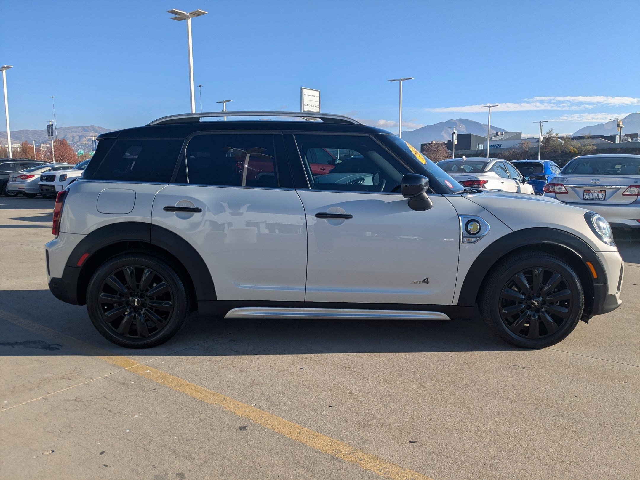 Used 2022 MINI Cooper Countryman SE w/ Premium Package image 7