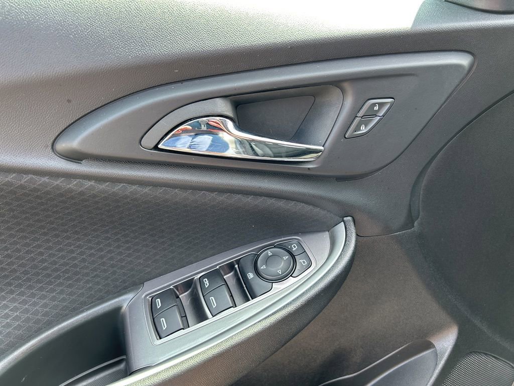 Used 2024 Chevrolet Malibu LT FWD image 17