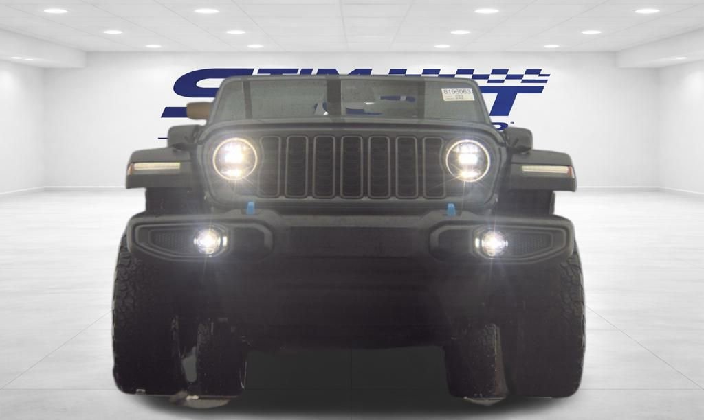 Used 2025 Jeep Wrangler Unlimited Rubicon 4xe image 3