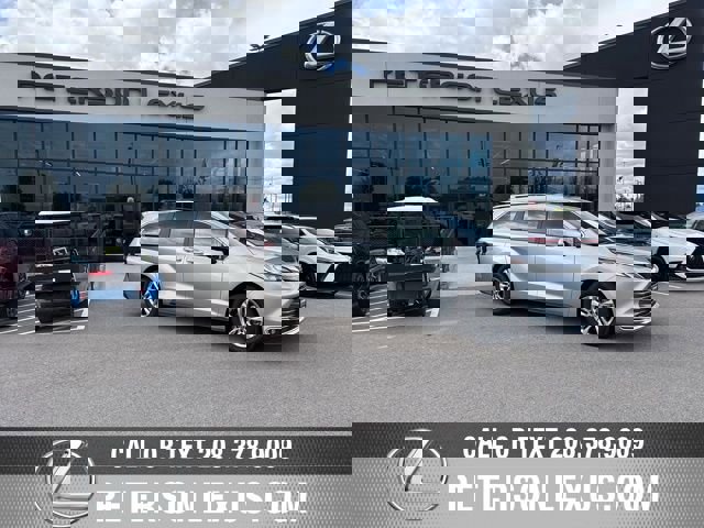 Used 2022 Toyota Sienna Limited AWD/4WD image 1