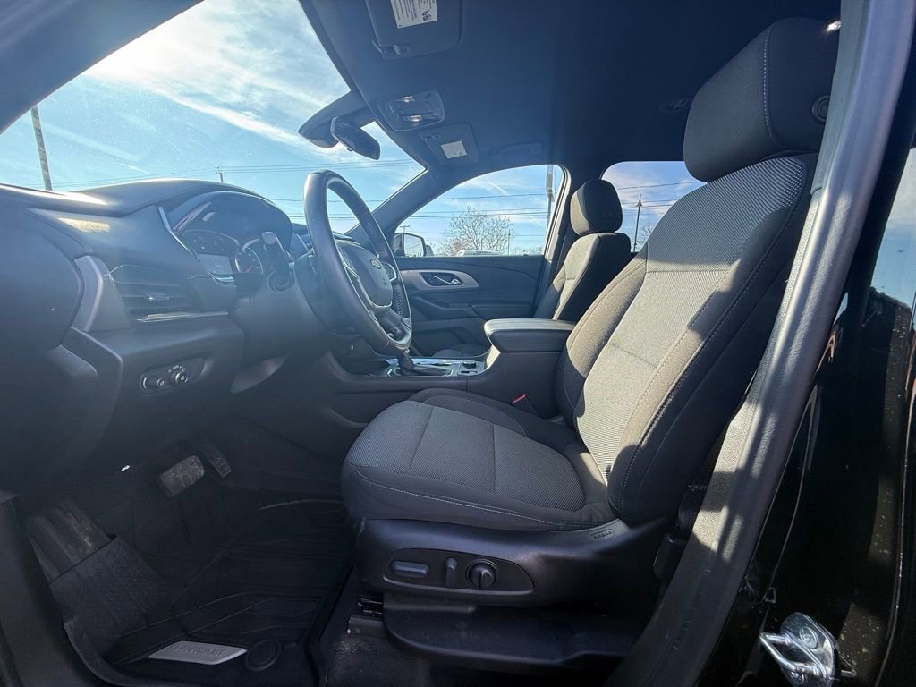 Used 2022 Chevrolet Traverse LT w/ LPO, Floor Liner Package image 15