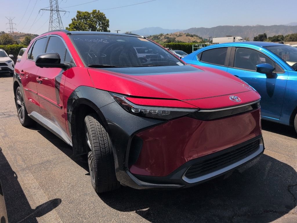 Used 2023 Toyota bZ4X FWD image 1