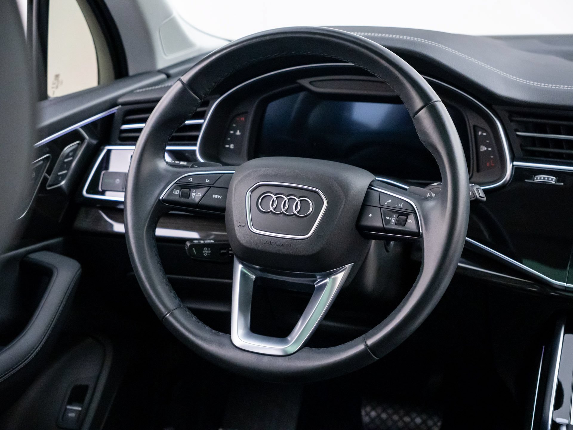 Used 2024 Audi Q7 3.0T Premium Plus AWD/4WD image 11